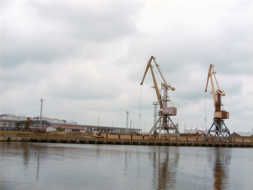 coal loading onto ships